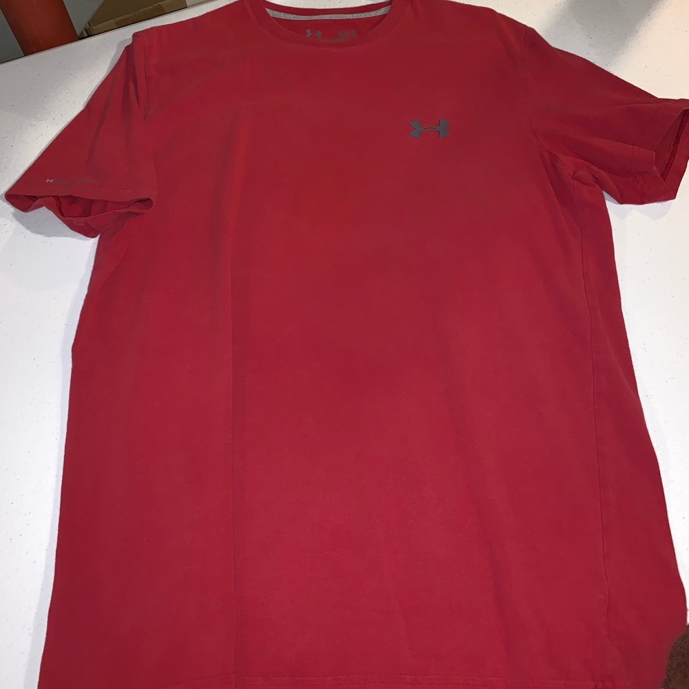 Medium charged cotton Under Armor tshirt